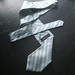 DKNY 100%SILK MEN'S TIE